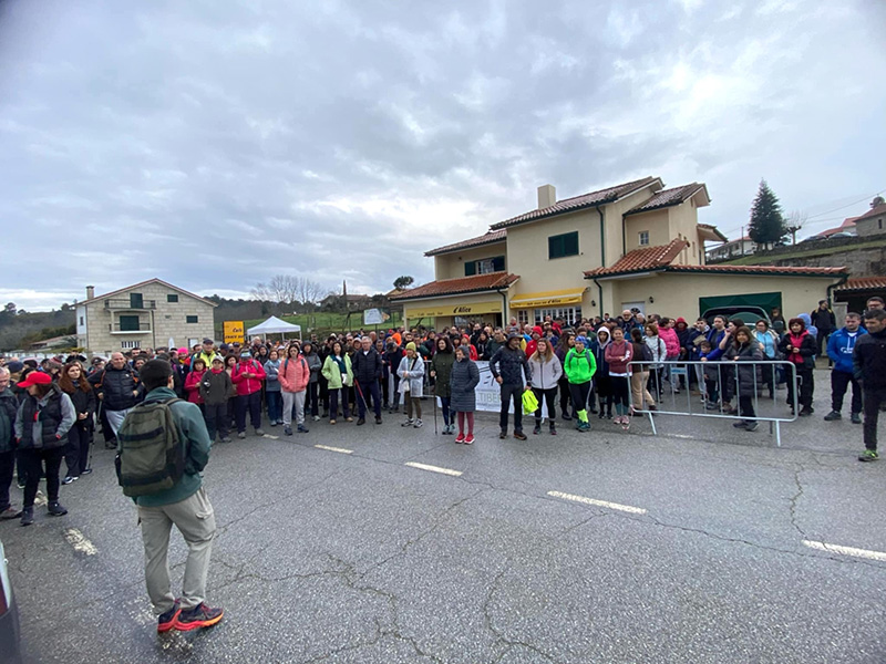 Caminhada Rota dos Amores e da Barros Encantada contou com 400 participantes